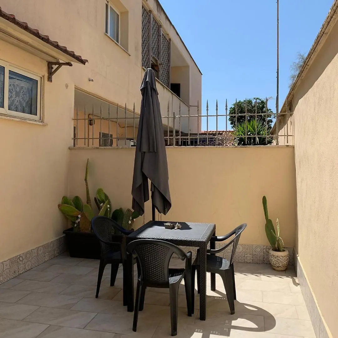 Casita Del Mar - Sleep & Fly Apartment Focene Italy